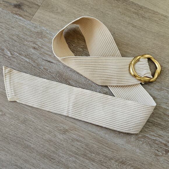 Vintage Talbots Off White Cream Belt Matte Gold Tone Round Buckle Large Casual - Picture 3 of 5